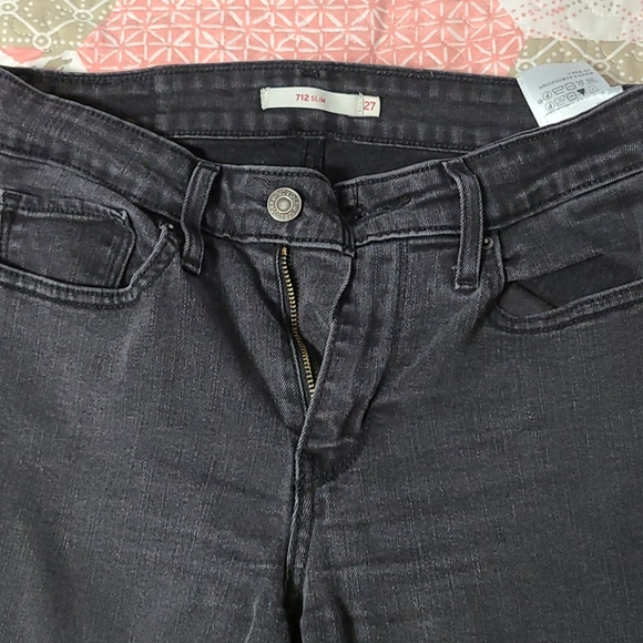 Black Levi's Jeans - Picture 3 of 4